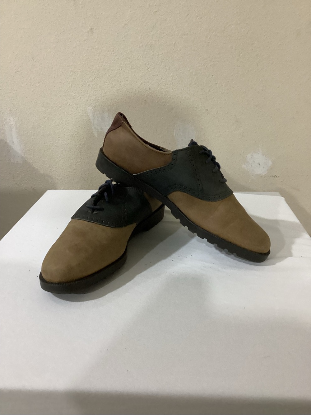 Dexter Two-Tone Derby Shoes in Brown and Black